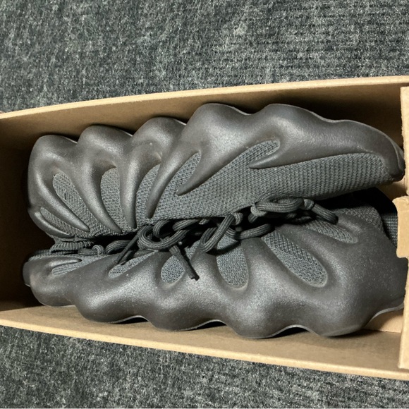 Yeezy 450 in Black - Picture 6 of 6